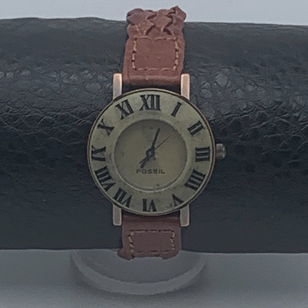 Fossil BW-6730 quartz watch with original leather band.